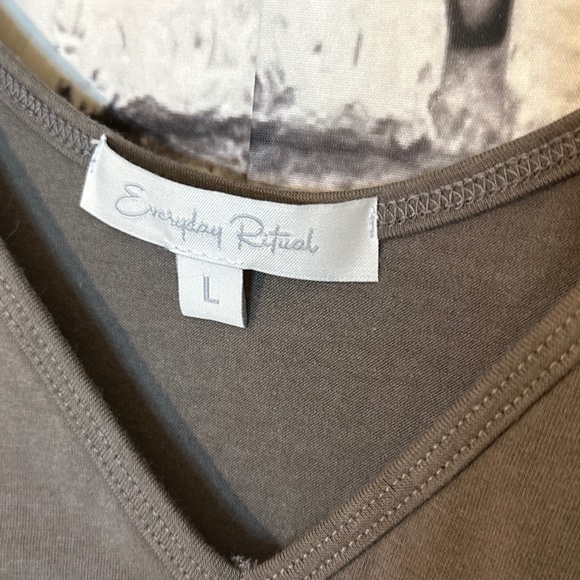 Everyday Ritual Grey Pajama Set Size L - Picture 7 of 9